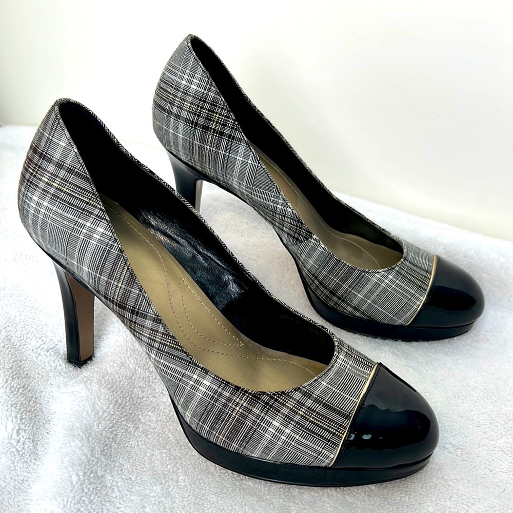 Tahari Classic Laurie Wingtip Pumps Black Patent Leather